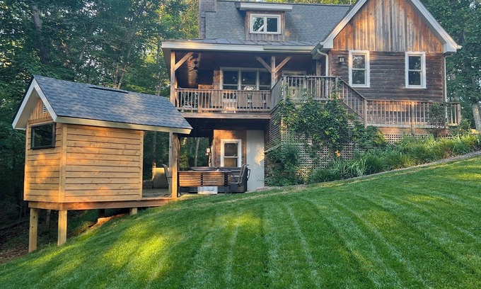 Schuyler Cottage | Whisper Creek Lodge! Lower Level Suite!