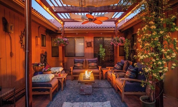 Uptown Sedona Bed & Breakfast | Whispering Creek B&B