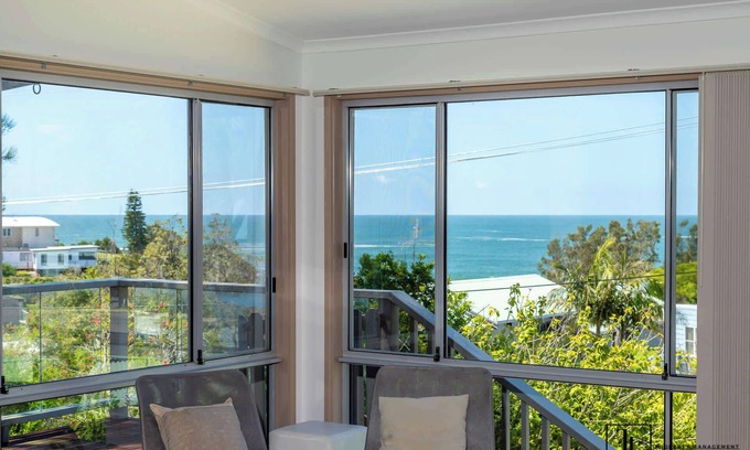 Malua Bay House | Whispering Palms with Ocean-Views