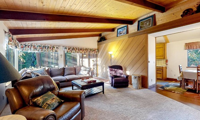 Sierra Cedars House | Whispering Pines