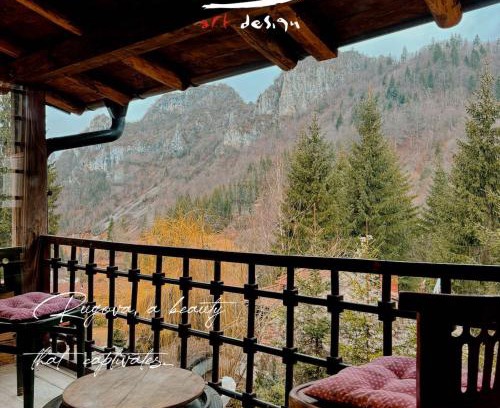 Vitomiricë Villa | Whispering Pines Villa