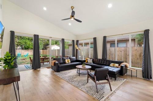 Apache Shores House | White Dove Pool House- Modern Luxury 4br Home Near Lake Travis Wpool