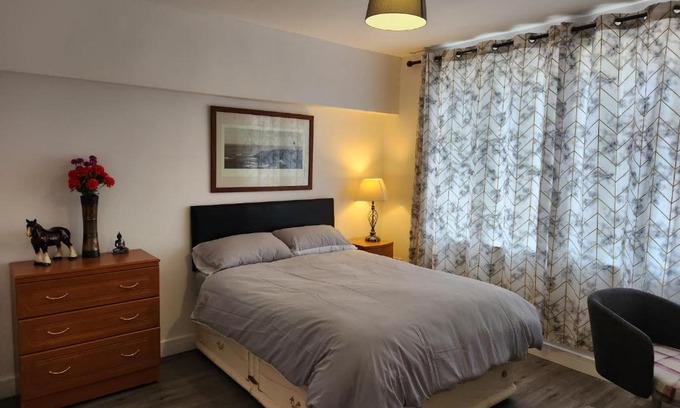 Warrington House | White House Ensuite double bedroom