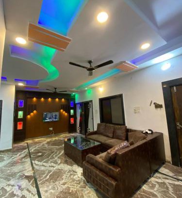 Mandsaur House | White house