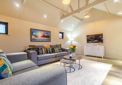 Halesworth House | White House Lodges - Nightingale