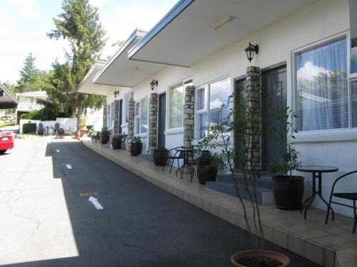 Cooma Hotel | White Manor Motel