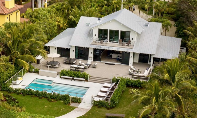 Wulfert House | White Orchid - Beachfront - SATURDAY-TO- SATURDAY RENTALS ONLY (Flexible)