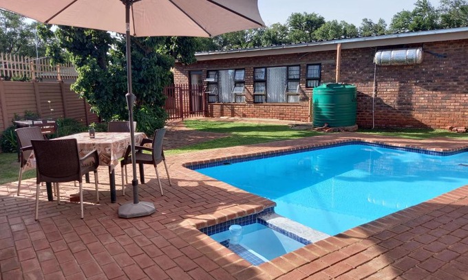 Emfuleni House | White Rose Guest House