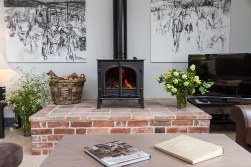 Child Okeford House | White's Ground