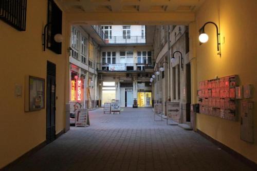 Inner City Budapest Apartment | White Ship Apartman
