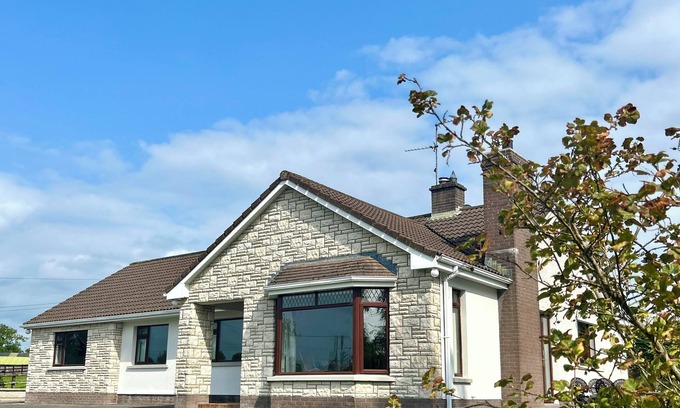 Enniskillen House | Whitepark Lodge - 5-Bed Countryside Home. Newly renovated family-friendly home