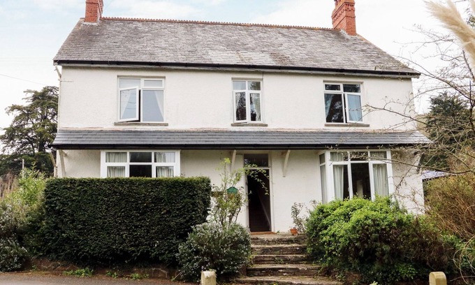Bicknoller Cottage | WHITES MEADOW, pet friendly, character holiday cottage in Bicknoller