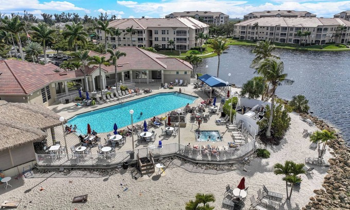 Tropical Cove Condo | Who's Your Caddy at Lexington CC Golf Village