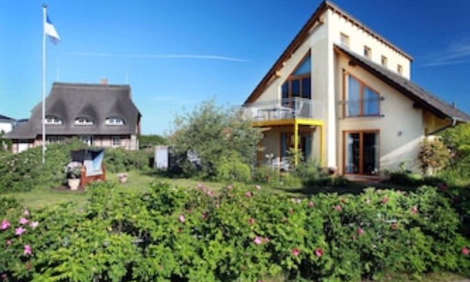 Boergerende-Rethwisch House | Whole house with 3 apartments with sea view, garden