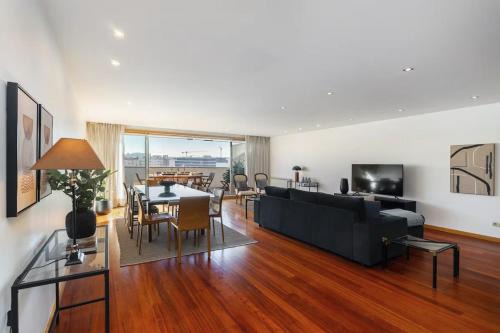 Leixões Apartment | WHome Penthouse Luxe - Views, Terrace & Parking