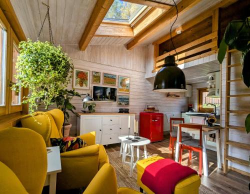 Breitenbrunn/Erzgeb. House | Wichtelhaisl Rittersgrün im Erzgebirge - Entspannen im fröhlichen Tiny House - umzäunter Naturgarten-Hunde willkommen-Ebike und Elektroauto laden