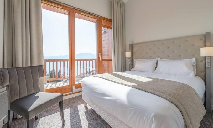 Arc-1800 Hotel | Wifi, ski-in/ski-out & foot of the slopes, sauna, hammam, balcony, tv, ski locker, 45m², Les Arcs