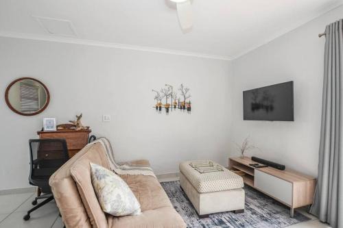 Bloubergstrand Apartment | WiFi & Solar at Studio on Morgenster