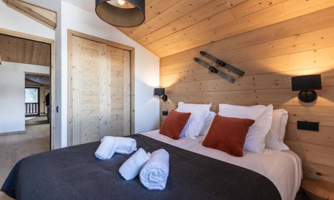 Montalbert Apartment | Wifi, view mountain, swimming pool, sauna, hammam, balcony, parking, ski locker, 76-101m²