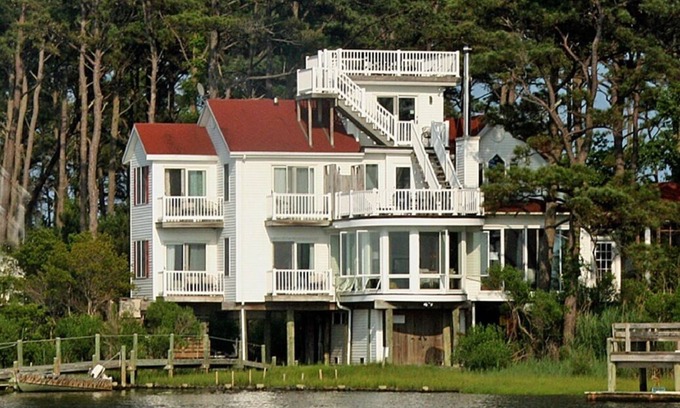 Chincoteague House | Wildcat Cove- Luxury Waterfront Home w/Private Dock On Chincoteague Bay