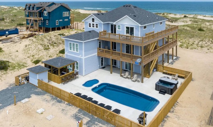 Carova Beach House | Wildhorse Beachfront 12 bedroom Pool Estate