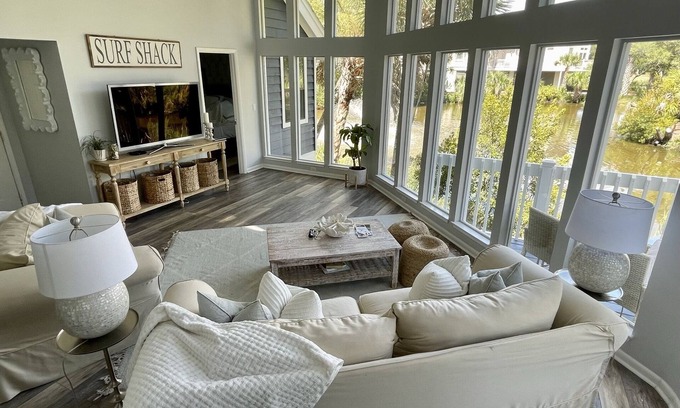 Deer Lake House | Wildlife viewers dream! Peaceful & so clean, golf cart incl., pool across street