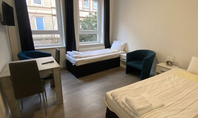 Neumuenster House | Wilhelmstraße 19 W2 - 2 bedrooms with parking space