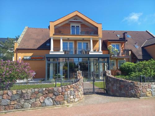 Leba Bed & Breakfast | Willa Meander