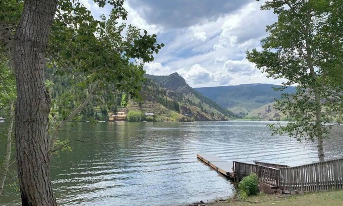 Salmon Cabin | Williams Lake Rustic Mountain Lodge & Hotel- sleeps 35