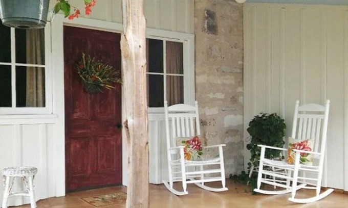 Dripping Springs Cottage | Willie Mae’s Cottage at The Homestead B & B