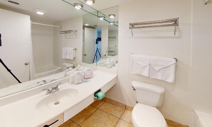 Myrtle Beach Apartment | Willow Bay 802 Oceanfront Suite, Renovated Spring 2023 desirable Golden Mile Location