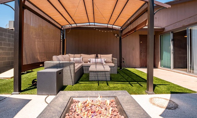 Maryvale House | Willows Rest Retreat - Pool | Pool Table | Firepit