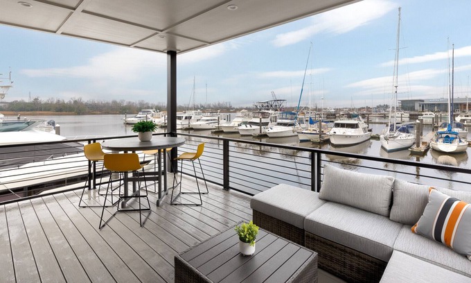 River District Boat Rental | Wilmington downtown stationary houseboat. Relax literally OVER the water 🐬