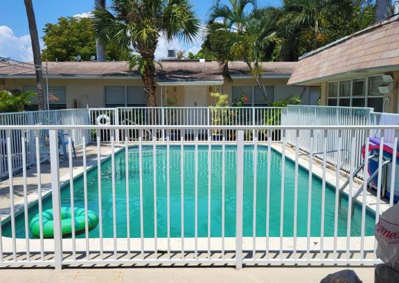 Middle River Terrace Apartment | Wilton Manors Entire Apt with Pool