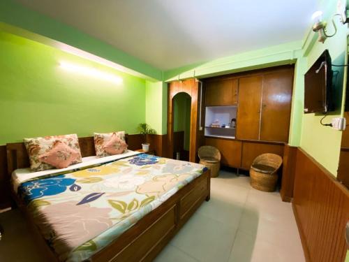 Darjeeling Hotel | Winalia's Stays & Savours