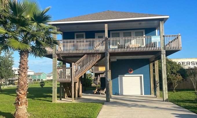 Crystal Beach House | Winds of Change - Easy Beach Access