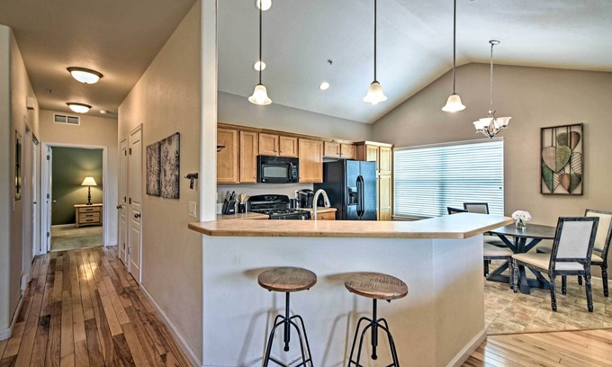 Windsor House | Windsor Townhome w/Balcony + Golf On-Site!