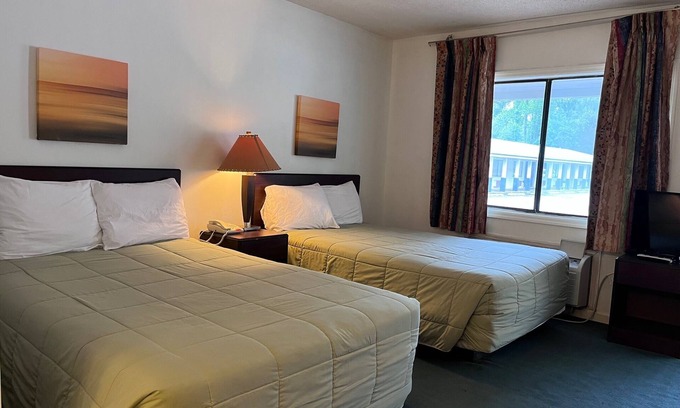 Grove Hill Hotel | WINDTREE INN