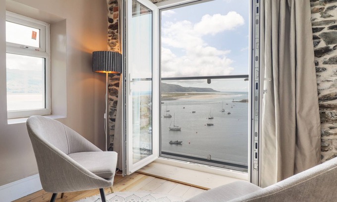 Barmouth House | WINDYCROFT, pet friendly, character holiday cottage in Barmouth