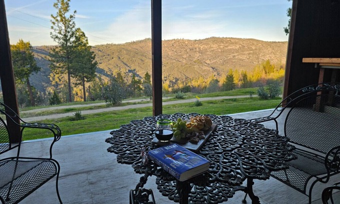 Fair Play House | Wine Country Retreat - Monarch Trails