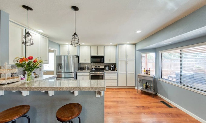 Santa Rosa House | Wine Country Retreat with EV CHARGING onsite
