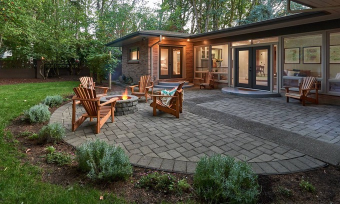 McMinnville House | Wine & Dine w/Chef's Kitchen, Grill & Fire Pit