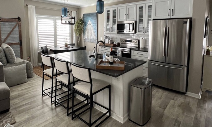 Leland Condo | Wine Down in a Luxury Condo on Fairway: Close to Beaches and Golf