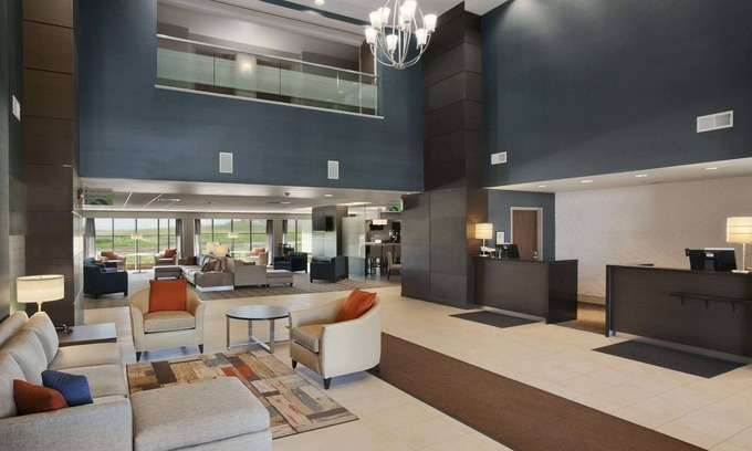 Bismarck Hotel | Wingate by Wyndham Bismarck