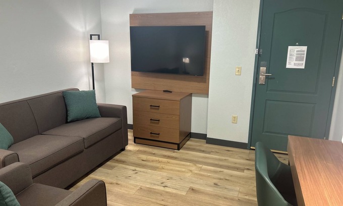 Ontario Hotel | Wingate by Wyndham Mansfield OH