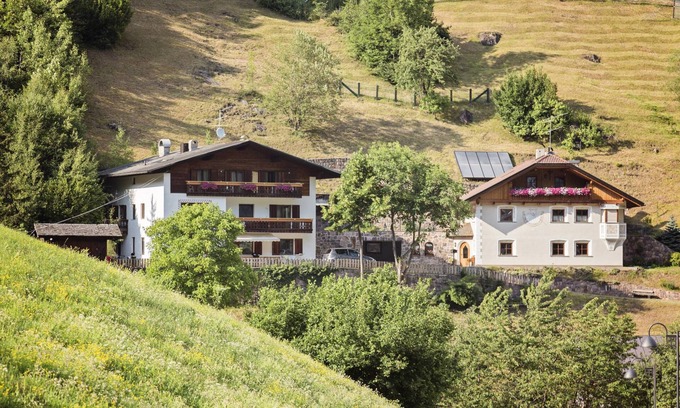 Ortisei Apartment | WINTER AND SUMMER VACATION IN THE VALLEY IN THE QUIETLY LOCATED APARTMENTS "LA SIA"
