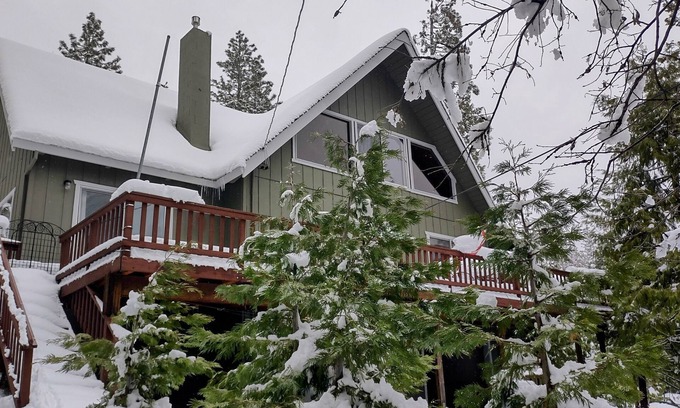 Arnold House | Winter Fun Cabin in Arnold