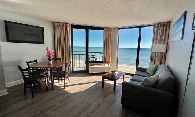 Myrtle Beach Condo | Winter Rates! Gorgeous Oceanfront Suite! 1Br Condo/Dog friendly
