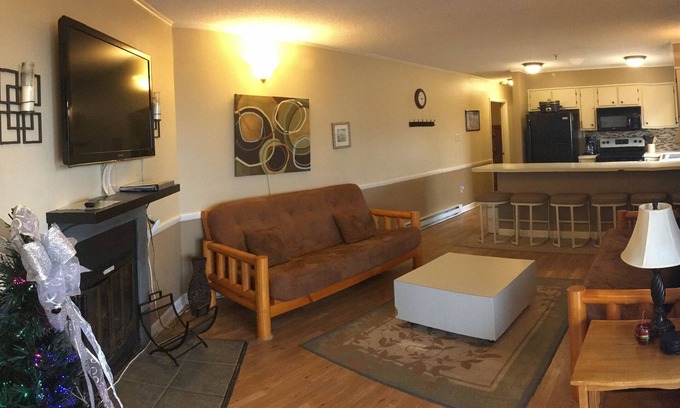 Ghent Apartment | Winterplace Condo D301