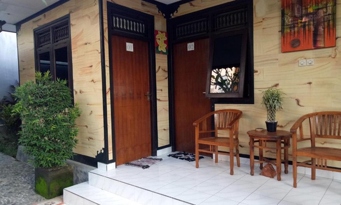Batu Bolong House | Wiran Homestay